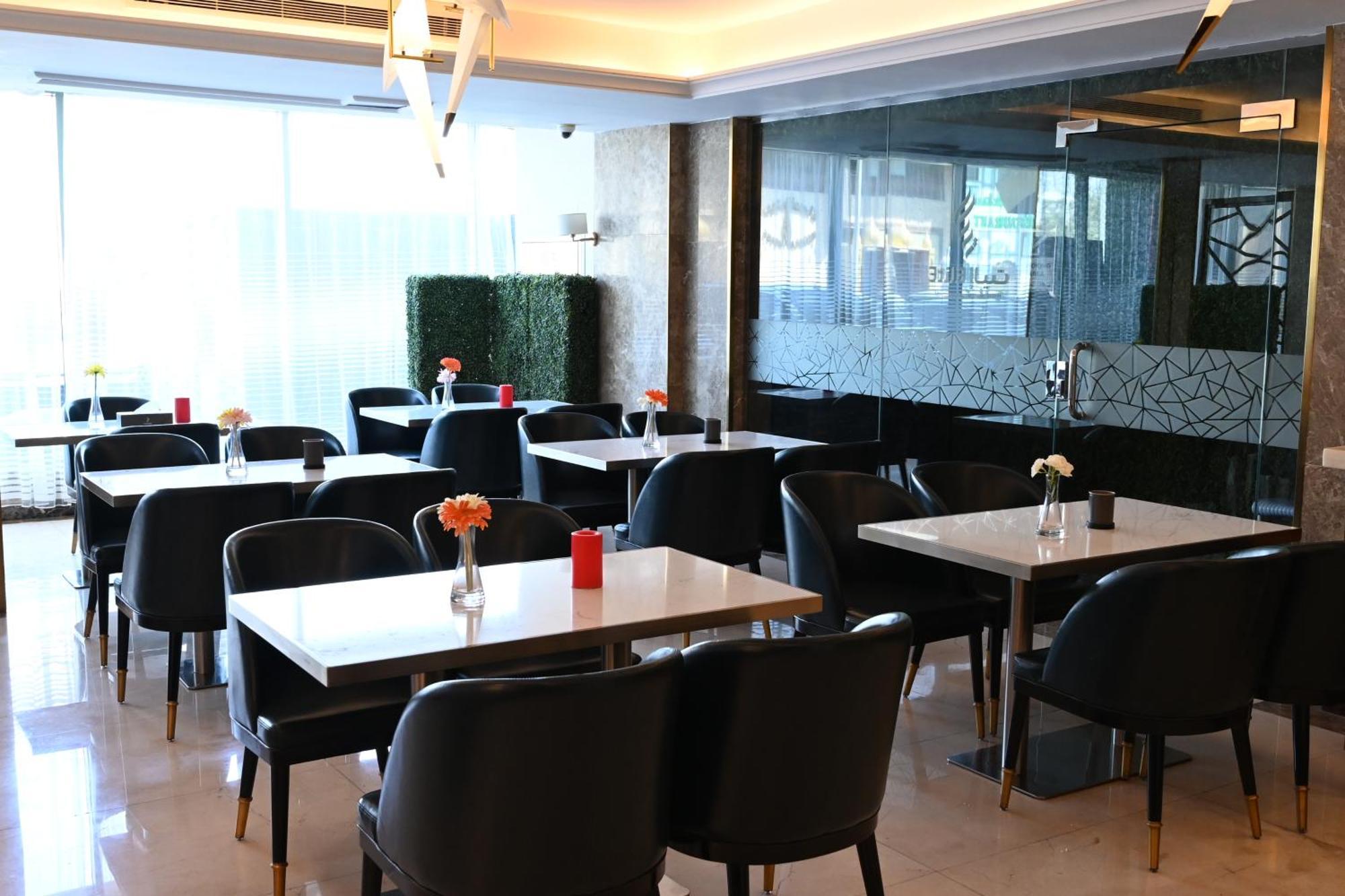 Elite Served - Al Andalus